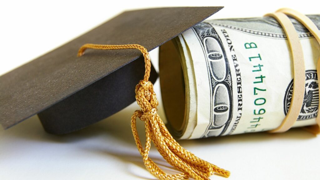 How to Get Student Loans with Bad Credit or No Credit History